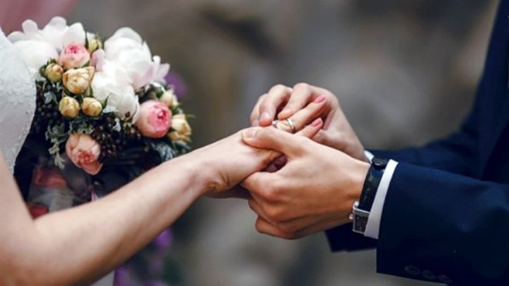 Чоловік за місяць одружився 4 рази, щоб не йти на роботу