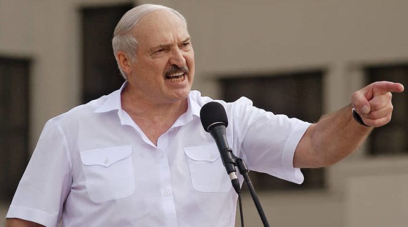 Не хочете літати через нашу безпечну Білорусь – то літайте там, де угробили 300 людей  – Лукашенко