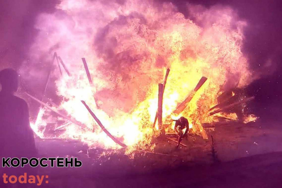 Люди стрибали у воду. На фестивалі у Коростені вибухнули каністри з бензином