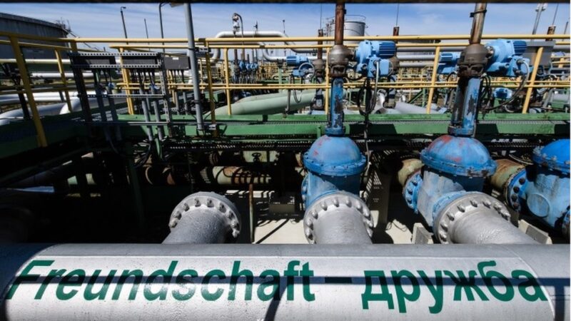 Угорщина вважає неприйнятними погрози України нафтопроводу “Дружба”