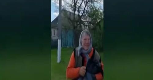“Наші! Боже, наші! Дякую вам!”, – літня жінка вітає українських воїнів у звільненому від окупантів Рубіжному на Харківщині. ВIДЕО